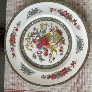 NEW TREE OF KASHMIR DINNERWARE SET FOR 8 INCLUDING SERVING PIECES